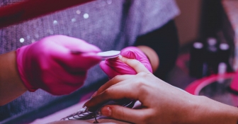 El curso de uñas en línea como puerta hacia nuevas oportunidades profesionales