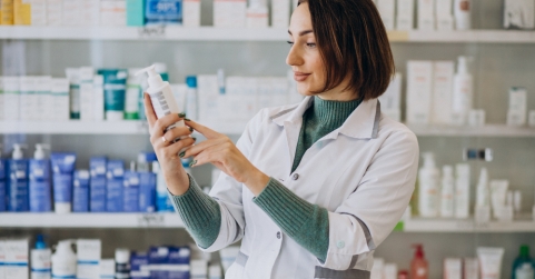 Dermocosmética y salud: el rol clave de las farmacias en el cuidado de la piel