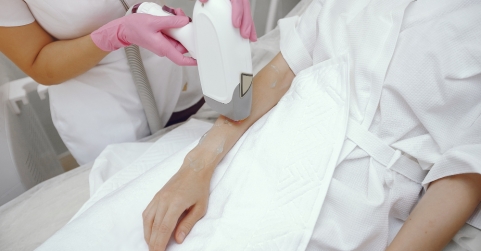 La depilación láser avanza como alternativa práctica en el cuidado personal