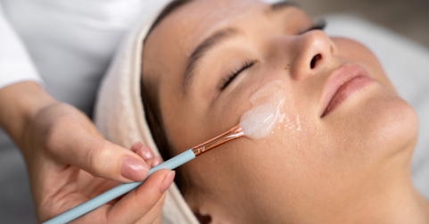 Tratamientos estéticos faciales más solicitados actualmente en España